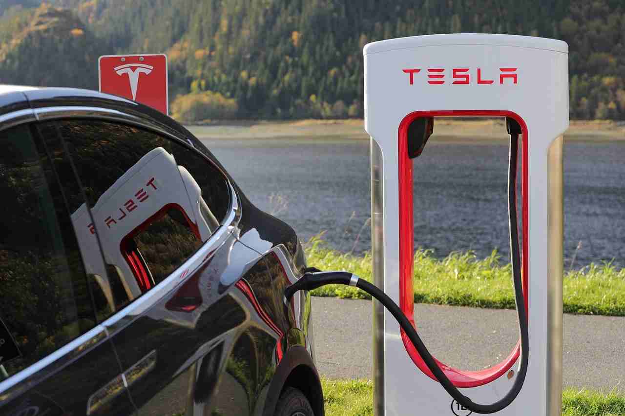 Tesla está ofreciendo trabajo en México para ser conductor de prueba del Autopilot